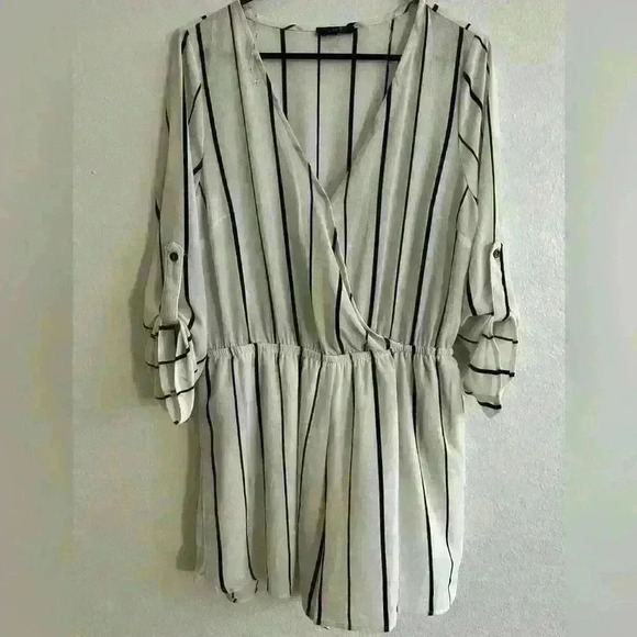 Iris Long Sleeve Romper - Picture 1 of 3